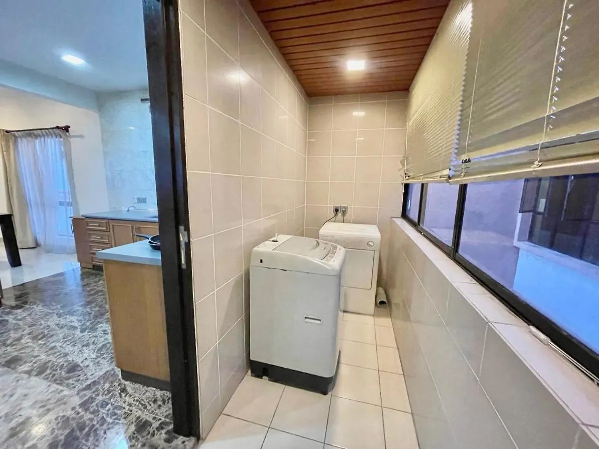 Penthouse Marina Court Vacation Home 4 Bedrooms Kota Kinabalu 14Pax