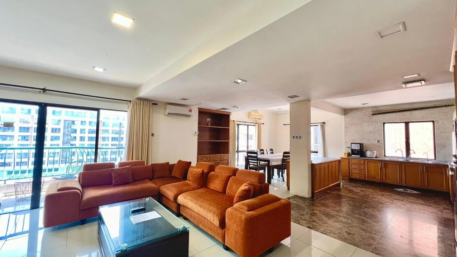Penthouse Marina Court Vacation Home 4 Bedrooms Kota Kinabalu 14Pax Appartamento
